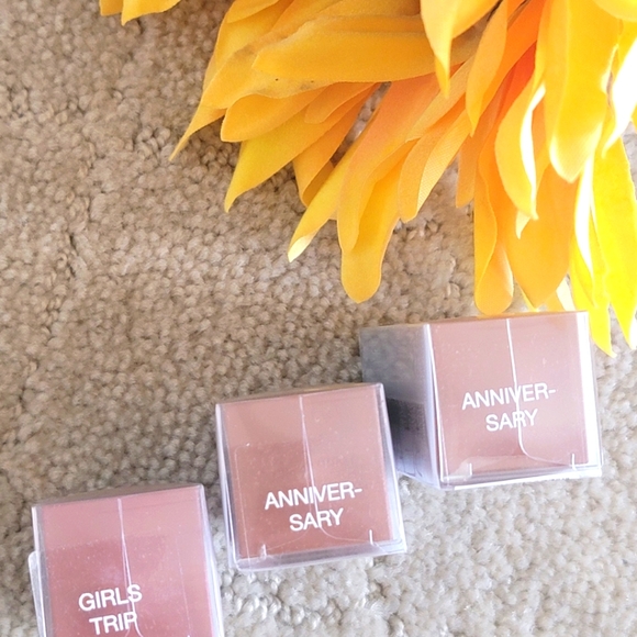 HudaBeauty power bullet matte lipstick - Picture 4 of 11